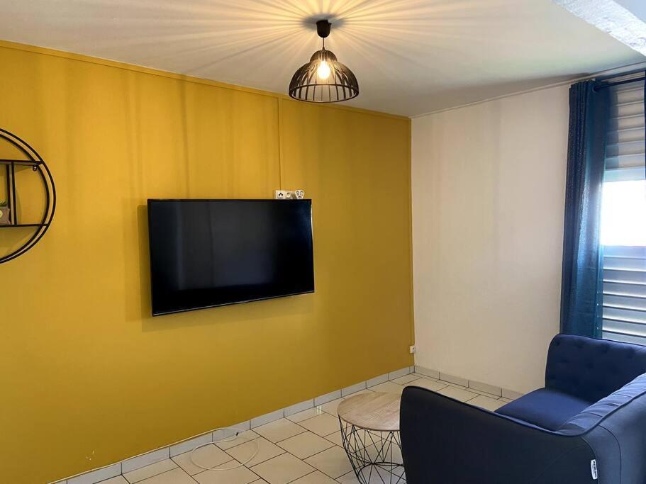 Appartement Moderne, 2 Chambres, Proche Aeroport • Chu • Port Les Abymes Extérieur photo